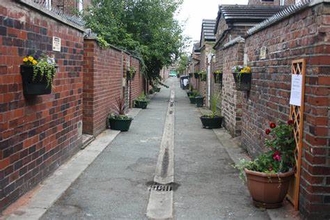 alley way