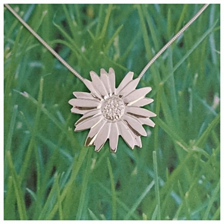 Ox-eye Daisy Pendant c. Angela Kennedy